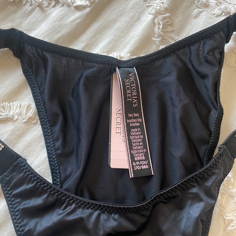 Bombshell shine strap Brazilian panty - Picture 5 of 7